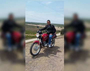 Vende su moto para los damnificados por inundaciones