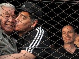 el dolor de los famosos por la muerte de don diego maradona el dolor de los famosos por la muerte de don diego maradona