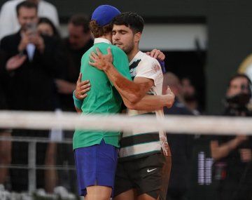 Carlos Alcaraz venció a Sinner y es el campeón de Roland Garros