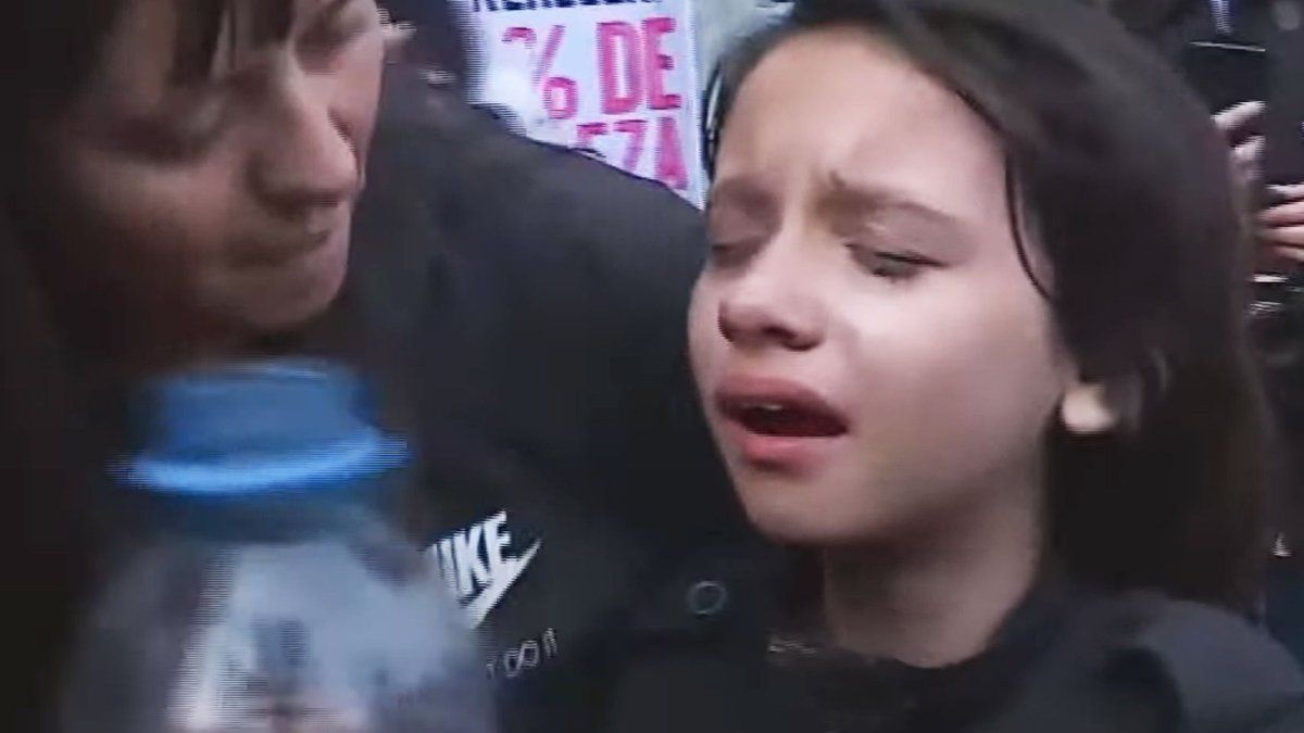 Revés para Bullrich: confirman procesamiento del policía que gaseó a una nena de 10 años Revés para Bullrich: confirman procesamiento del policía que gaseó a una nena de 10 años