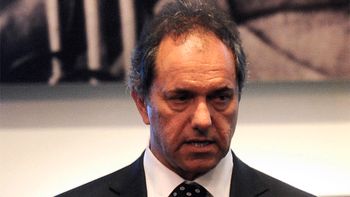scioli, bien definido: con el modelo se esta o no se esta scioli, bien definido: con el modelo se esta o no se esta