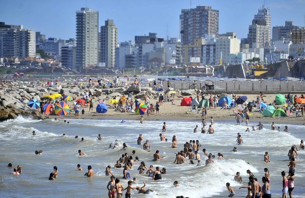 Más de 1.100.000 turistas disfrutan el fin de semana largo en el país