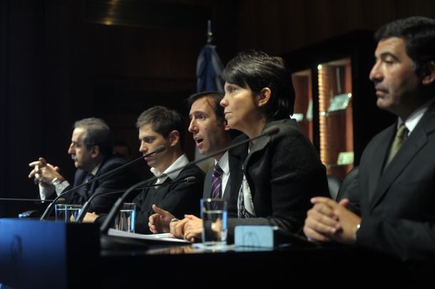 El Gobierno lanzó bonos para el blanqueo de dólares