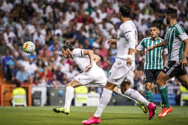 Con goles de James y Bale, el Real Madrid vence al Betis en el Bernabéu