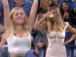 Se hizo famosa por sus fondos blancos de birra consecutivos en el US Open y es viral