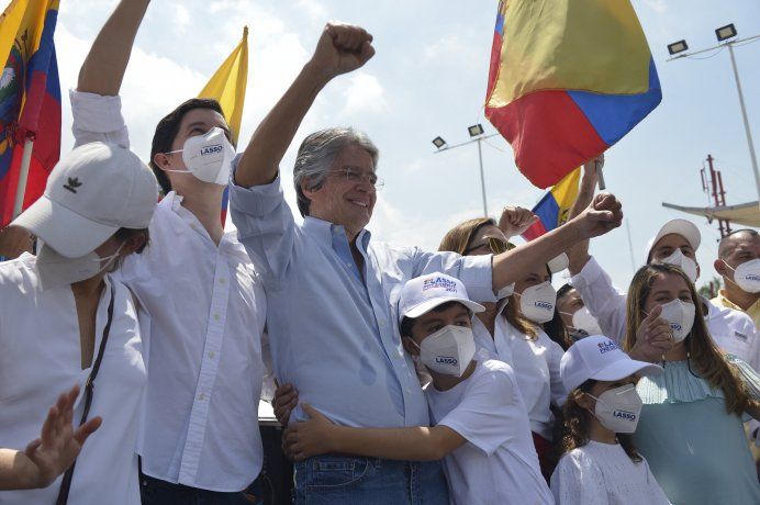 Rafael Correa pide juntar firmas para echar a Guillermo Lasso