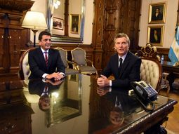 massa sera el dirigente opositor que acompanara a macri a davos massa sera el dirigente opositor que acompanara a macri a davos