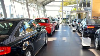 la afip estudia el impacto de la suba de impuestos sobre autos de alta gama la afip estudia el impacto de la suba de impuestos sobre autos de alta gama