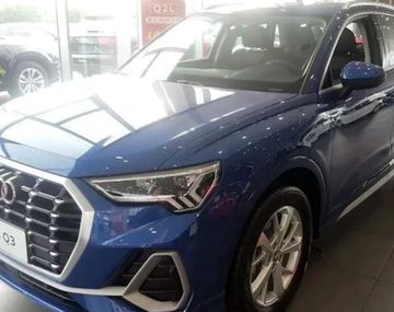 Llevaron a su hija a un concesionario de autos de alta gama y la nena rayó diez vehículos