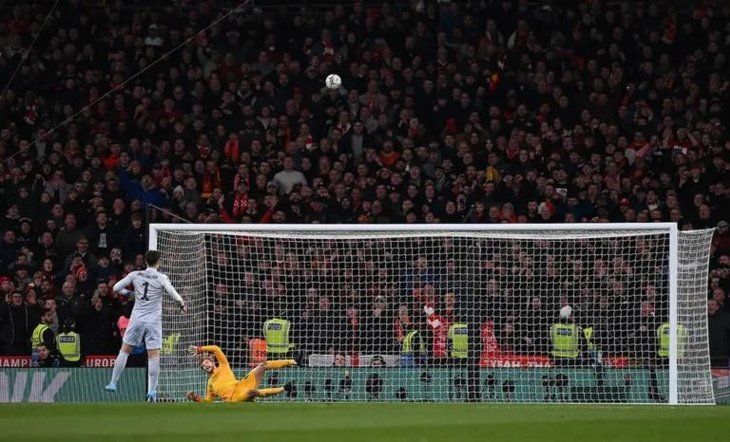 Chelsea cambió el arquero para la definición por penales: no atajó ninguno y erró el suyo