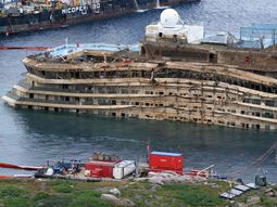 asi quedo el crucero costa concordia tras ser reflotado asi quedo el crucero costa concordia tras ser reflotado