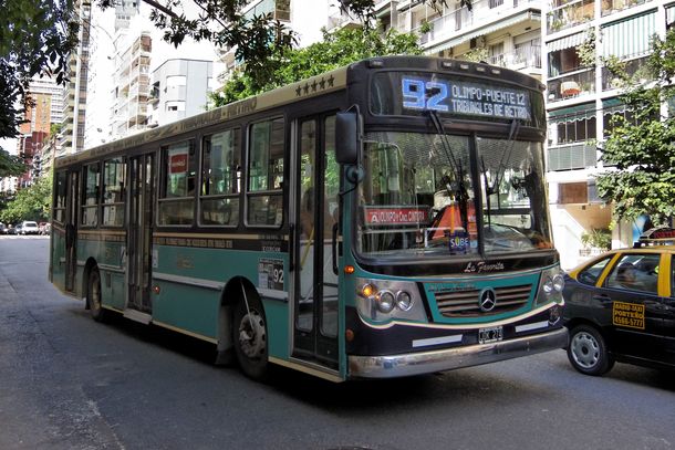 Un chofer deberá indemnizar al Gobierno porteño por la lesión de una docente