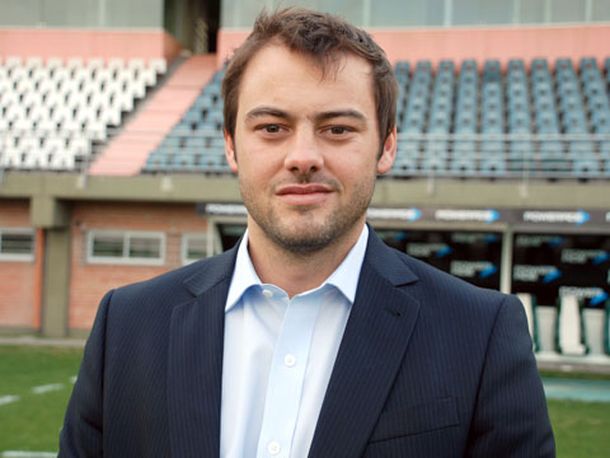 Amenazaron al nuevo presidente de Banfield y renunció