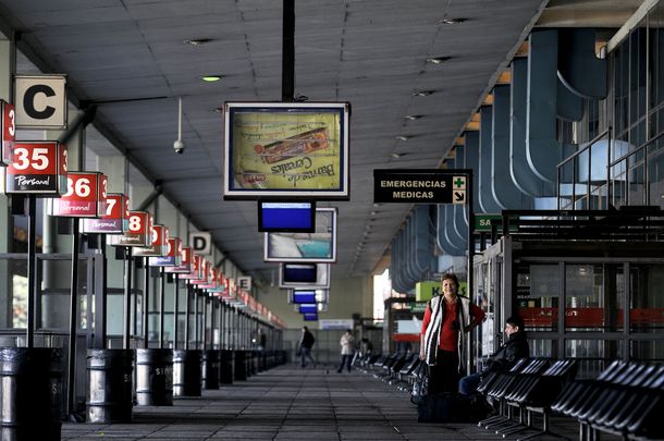 El paro de micros de larga distancia de la UTA quedó en suspenso