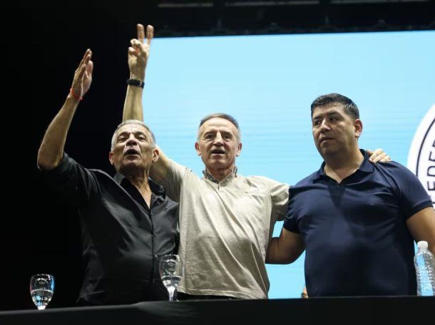 La nueva conducción de la CGT recibe a diputados para preparar el rechazo a la reforma laboral