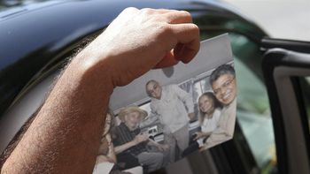 fidel reaparecio en publico tras rumores sobre su salud fidel reaparecio en publico tras rumores sobre su salud