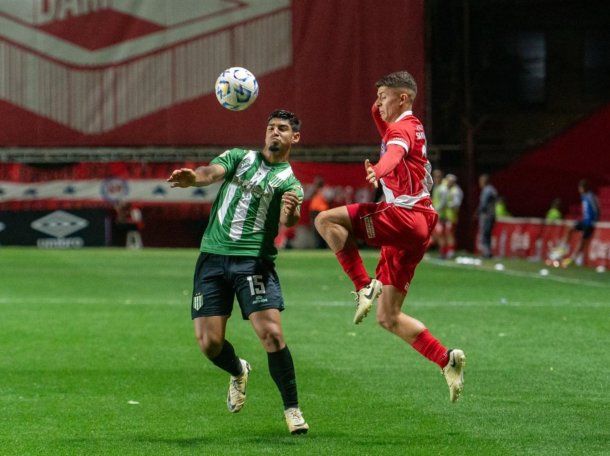 Banfield vs Argentinos Juniors por el Torneo Apertura 2025: horario, formaciones y TV