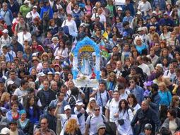 miles de fieles iniciaron la peregrinacion juvenil a lujan miles de fieles iniciaron la peregrinacion juvenil a lujan