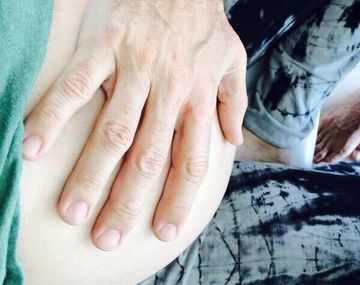 Tinelli y Guillermina ya miman a Lorenzo desde la panza