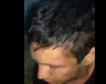 Le vamos a sacar un dedito: viralizan la tortura a joven que robó moto y la vendió