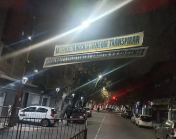 La bandera para los jugadores de Boca que apareció en el hotel en Mendoza