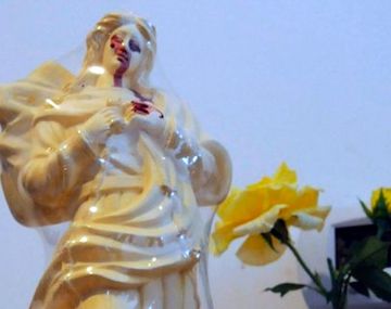 Quieren mudar a la virgen que llora sangre en Santa Fe