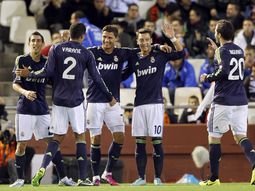 el real madrid humillo 5-0 al valencia y se acerca al barca el real madrid humillo 5-0 al valencia y se acerca al barca