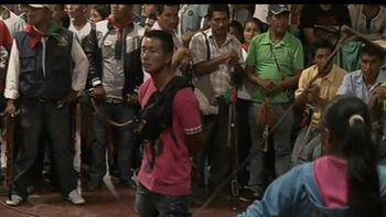 pueblo indigena castigo con latigazos a cuatro guerrilleros de las farc pueblo indigena castigo con latigazos a cuatro guerrilleros de las farc