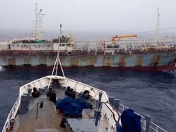Tras varias horas de persecución, se fugó un buque chino que pescaba ilegalmente