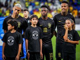 Histórica protesta contra el racismo: Brasil usó una camiseta negra