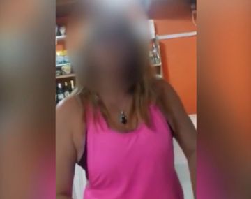 Escandaloso video de una kiosquera vendiendo drogas