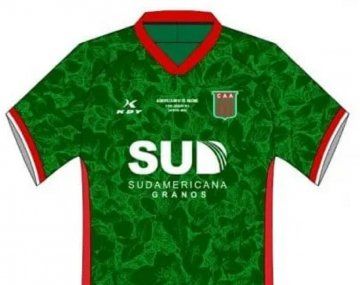 La insólita camiseta que usa Agropecuario frente a Racing