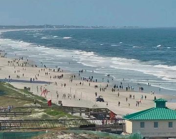 Las playas de Florida volvieron a llenarse pese al avance del coronavirus