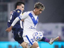 Vélez ganó una final de visitante ante Talleres y se ilusiona con clasificar