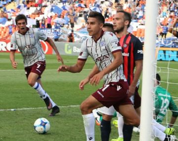 El ex Boca fue la gran figura de la tarde mendocina