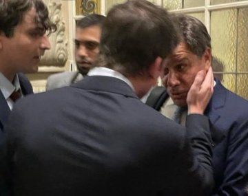 Filtraron el audio de parte de la amenaza de Santiago Caputo a Manes