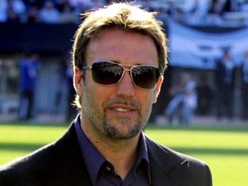 Batistuta habría dejado a su esposa por una joven