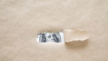 El dólar retrocedió un 2,71% en las últimas jornadas y se ubica muy lejos de los 39 pesos. El dólar retrocedió un 2,71% en las últimas jornadas y se ubica muy lejos de los 39 pesos.