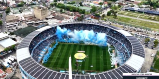 El impresionante recibimiento de los hinchas de Racing para el clásico ante Independiente