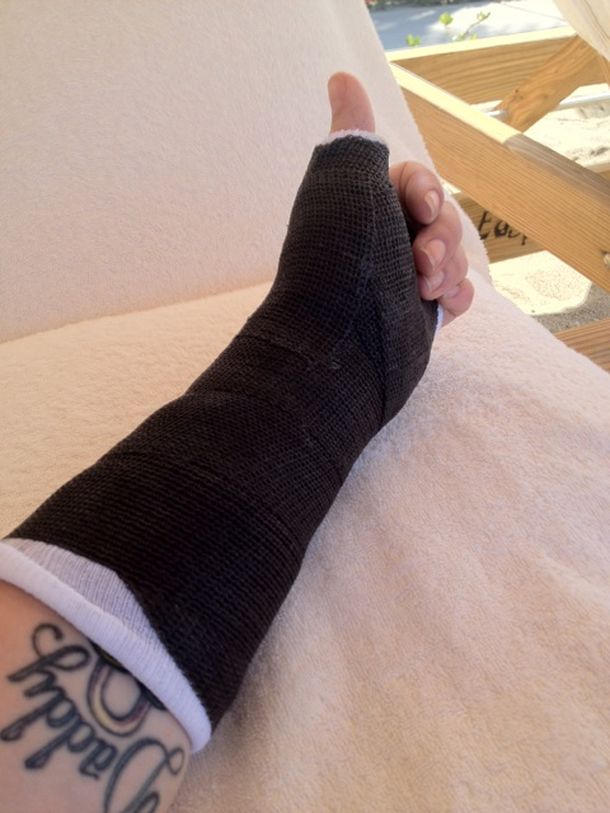 Cantante queda obligada a desear buena suerte