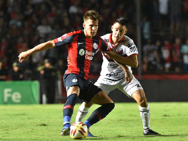 Tras el golpe de la quita de puntos, San Lorenzo empató con Colón en Santa Fe