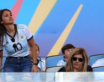 Antonela Roccuzzo se preparó para alentar a la Selección