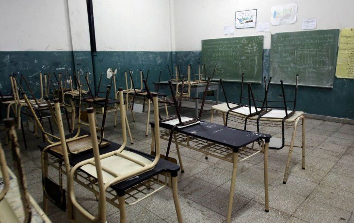 Las clases podrían volver en agosto y habrá licencias para padres