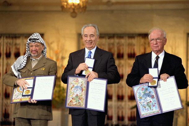Shimon Peres sufrió un derrame cerebral y se encuentra en coma
