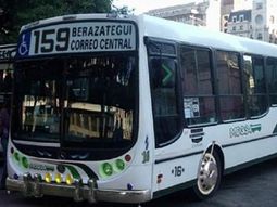 colectivero choco contra una estacion de servicio para intentar evitar un robo colectivero choco contra una estacion de servicio para intentar evitar un robo