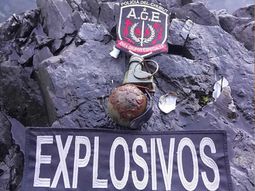 misterio: hallaron granadas en el lago epuyen e investigan a los mapuches misterio: hallaron granadas en el lago epuyen e investigan a los mapuches