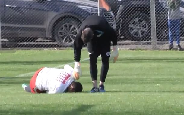 El delantero asustó a todos en la práctica