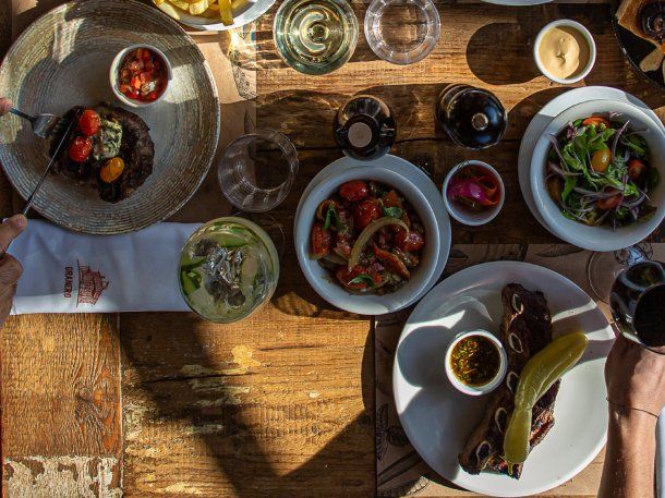 Cuánto cuesta ir a comer en una parrilla de Punta del Este