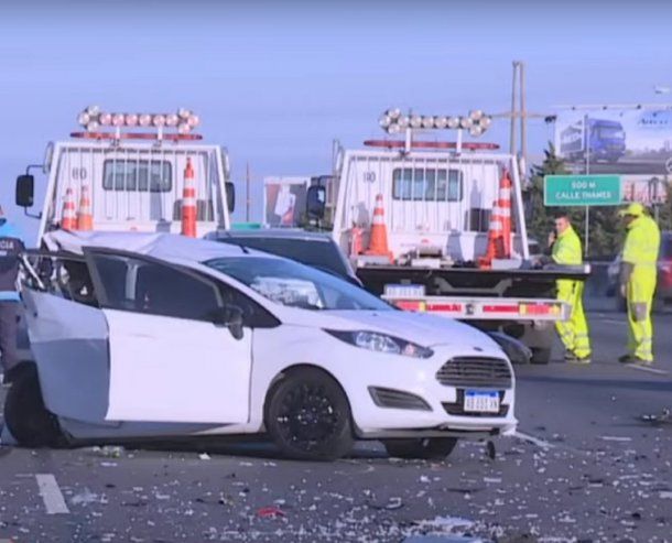 Caos en Panamericana por un choque múltiple: hay una mujer herida