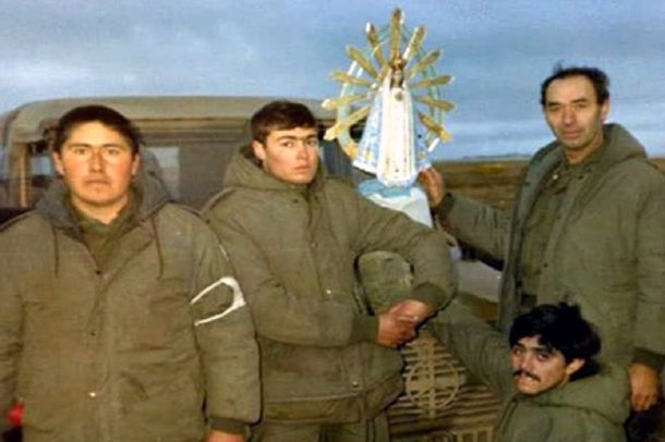 Un ex combatiente de Malvinas viajará al Vaticano para recuperar la virgen que lo acompañó en la guerra
